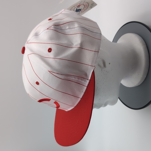 MLB| NWT Vintage MLB Red Cincinnati Reds Sports Cap Snap Back Grey Brim - Picture 6 of 14